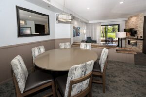 dsv1_1br_diningroom01
