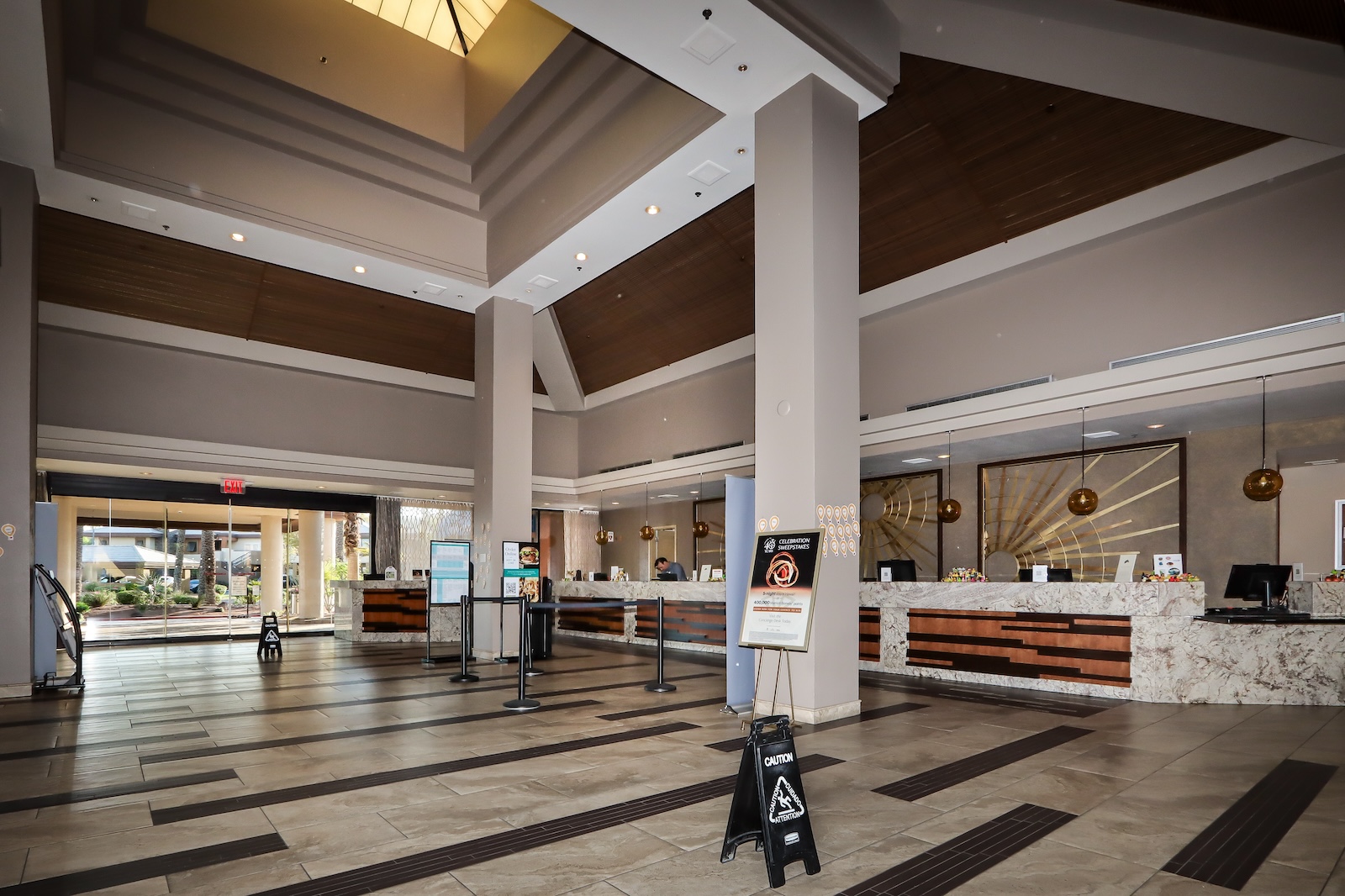 dsv1_resort_lobby01