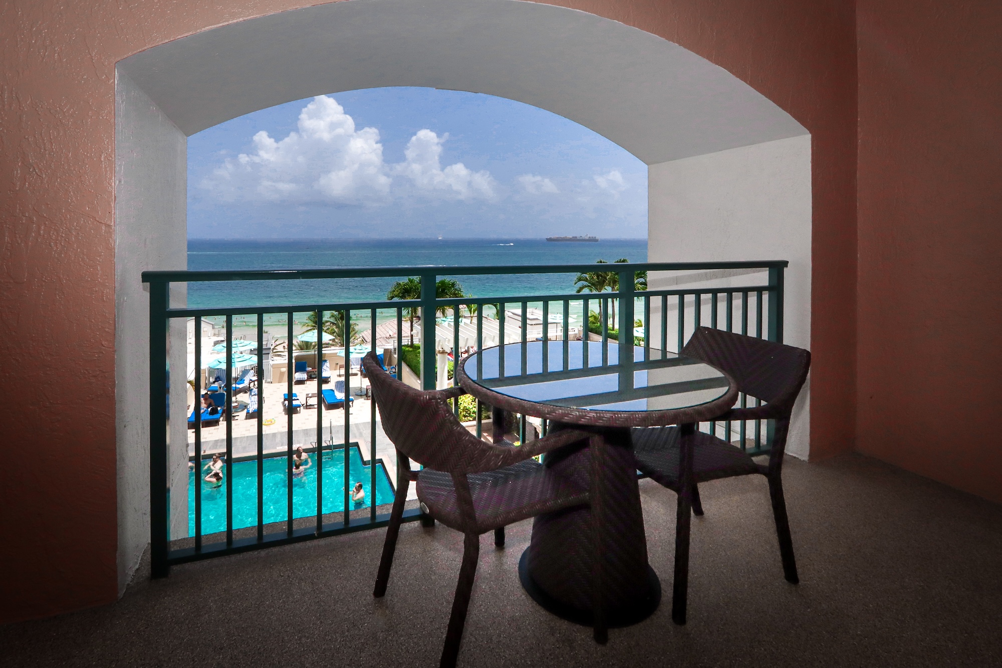 MarriottBeachplaceTowers_room_2br_studio_00010