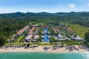 jw-hktkl-aerial-view-mountain-74-26108_Classic-Hor