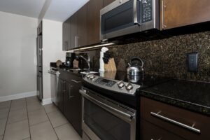 MarriottCrystalShores_room_2br_00009