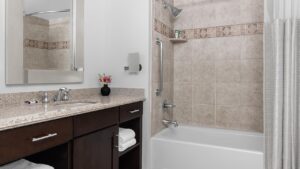 Deluxe Guestroom Grand Chateau 03