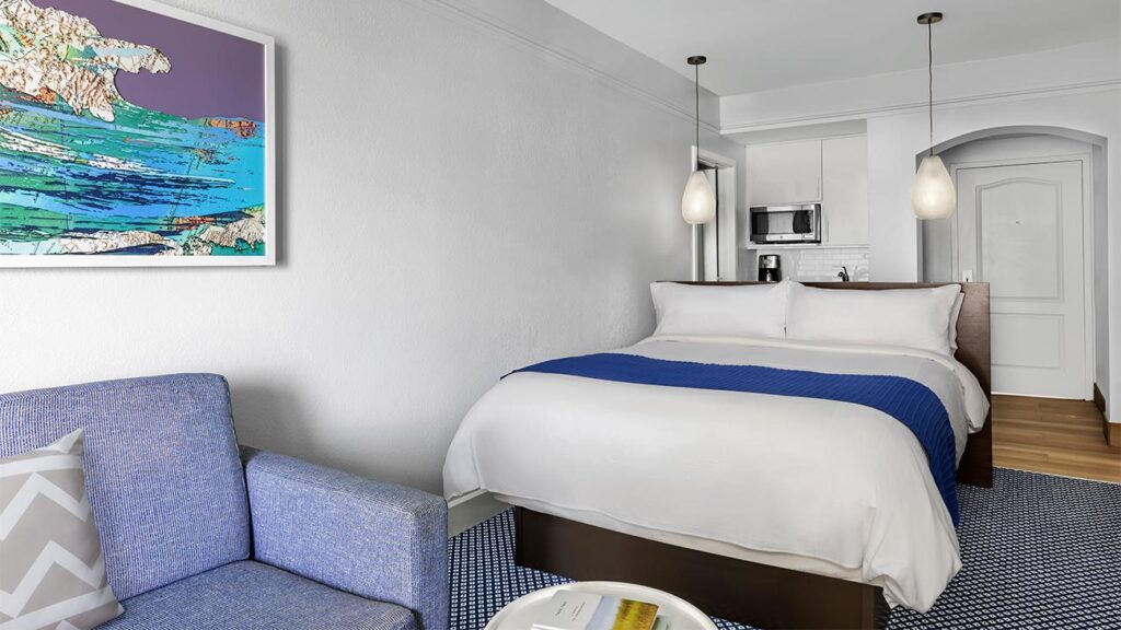 Harborside Atlantis Studio 02