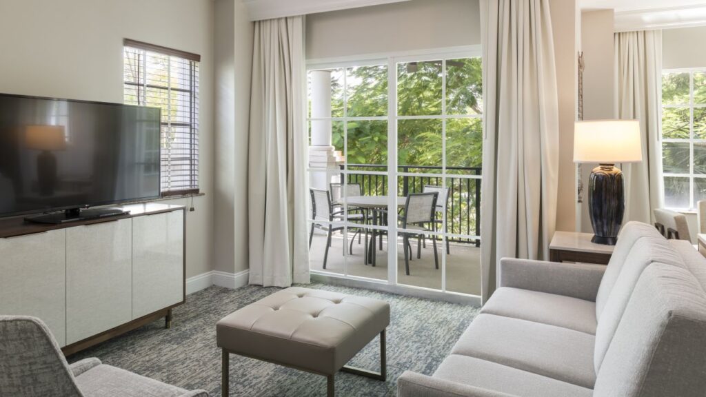 Lakeshore Reserve Larger Guestroom 01