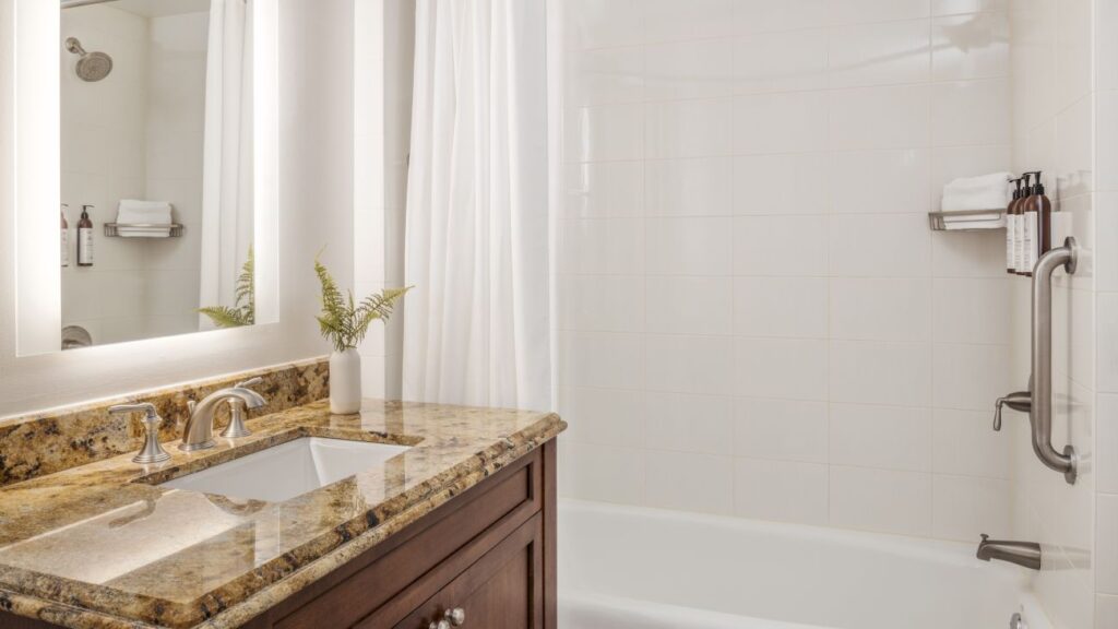 Lakeshore Reserve Typical Guestroom 03
