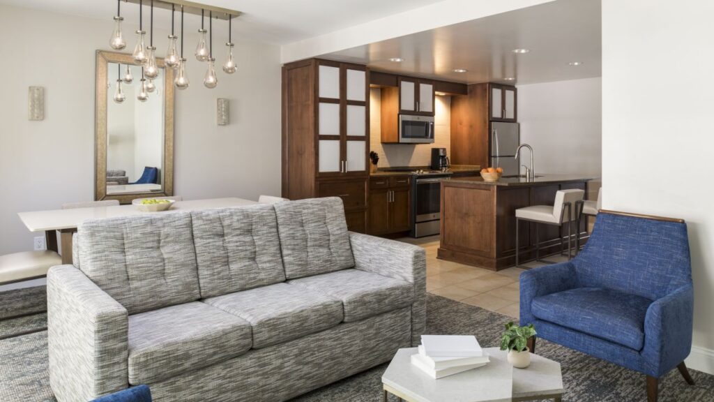 Lakeshore Reserve Typical Two-Bedroom Deluxe Townhome 05