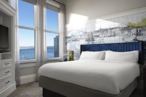 Marriott Custom House 1 bedroom bed