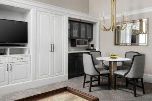 Marriott Custom House 1 bedroom dining
