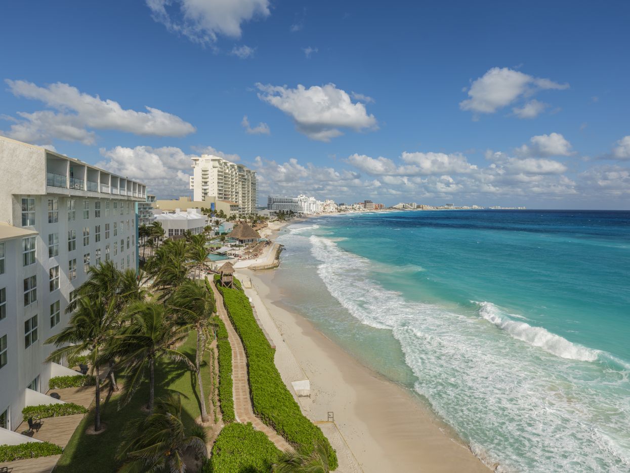 SUP-21332_WestinCancunResort_exterior_wvcCUNWVex-206816-Exterior-ViewFromBalcony_4_3