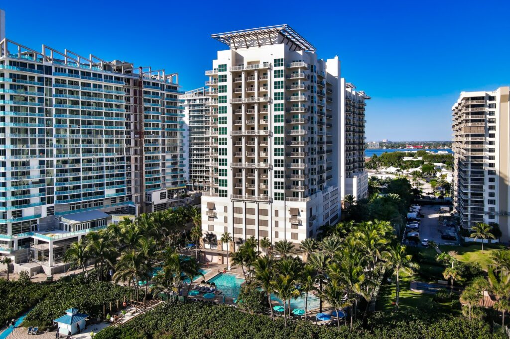 MarriottOceanaPalms_resort_01