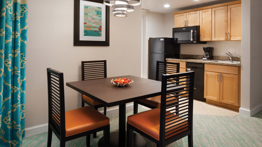 Dining/Kitchenette Area